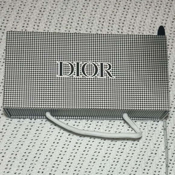 Dior Black and White Checkered Box - red lipstick, cushion mirror, no perfume - Picture 3 of 10
